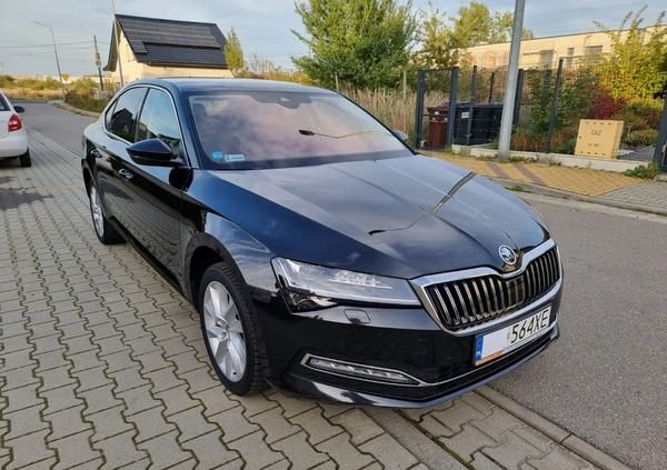 Skoda Superb cena 113899 przebieg: 106000, rok produkcji 2019 z Sosnowiec małe 781